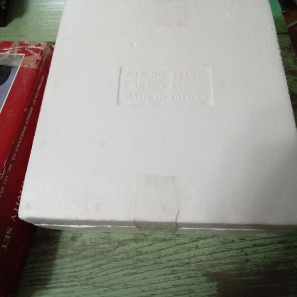 Vintage Ceramic 9 pc Nativity Set Mersco Wholesale Christmas Decoration - Picture 9 of 15